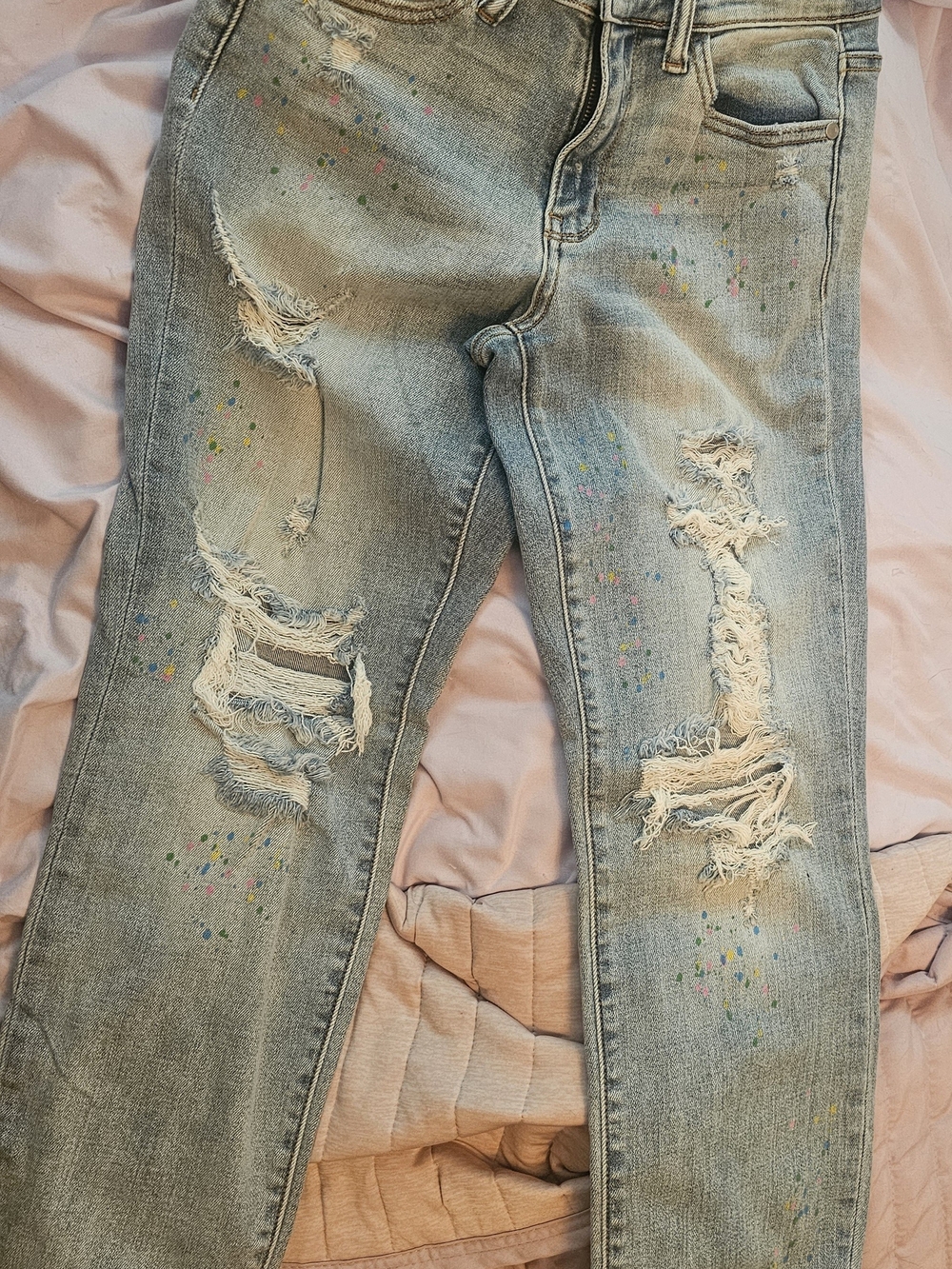 Judy Blue Light Blue Distressed Skinny Jeans with Multicolor Paint Speckles